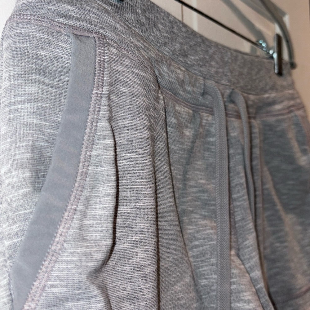 Athleta 2/$30 Knit Drawstring Shorts Size XS Heather Grey / Dark Heather Grey - Picture 7 of 13
